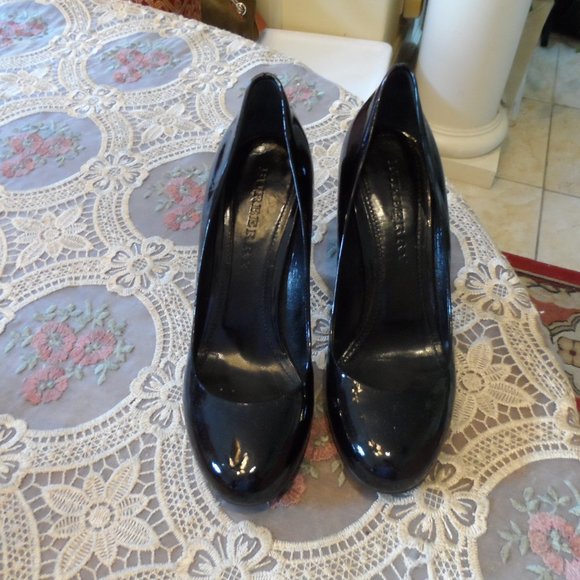 Burberry Black Patent Leather Quited Heels Pumps Size 36.5M - Picture 3 of 14